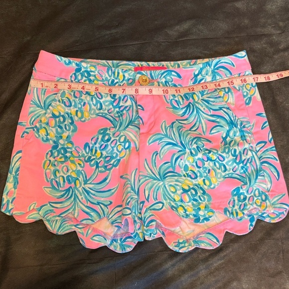 🔥Lily Pulitzer Pink and Blue Patterned Women Shorts🔥 - Picture 2 of 8